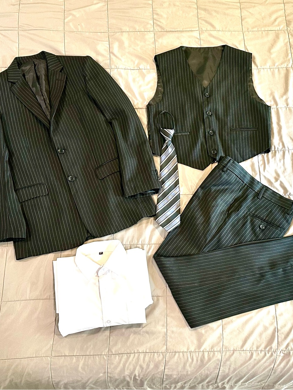 Andrew Fezza 3 Piece Suit - Black Pinstripe - Boys 16R - Picture 2 of 5